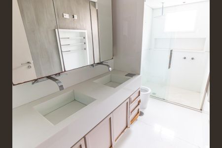 Apartamento à venda com 320m², 4 quartos e 4 vagasBanheiro da Suíte 2