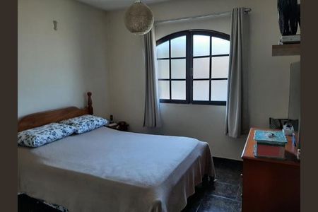 Casa à venda com 108m², 3 quartos e 2 vagas