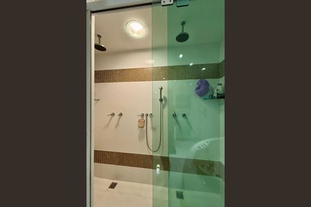 Apartamento à venda com 287m², 4 quartos e 2 vagasBanheiro da Suíte 2