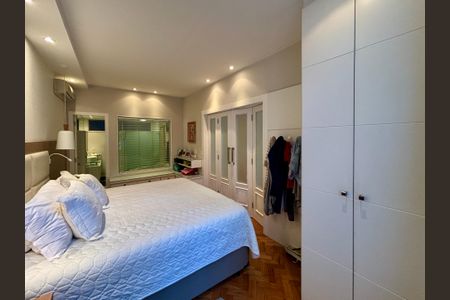 Apartamento à venda com 287m², 4 quartos e 2 vagasSuíte 2