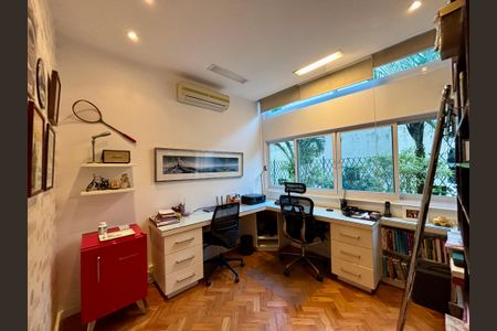 Apartamento à venda com 287m², 4 quartos e 2 vagasSuíte 2