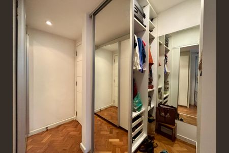 Apartamento à venda com 287m², 4 quartos e 2 vagasCloset da Suíte 2