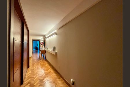 Apartamento à venda com 287m², 4 quartos e 2 vagasCorredor