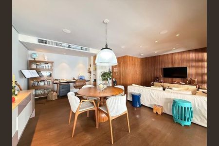 Apartamento à venda com 173m², 3 quartos e 3 vagas