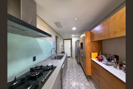 Apartamento à venda com 173m², 3 quartos e 3 vagas