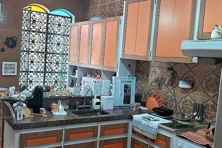 Casa à venda com 147m², 4 quartos e 2 vagas