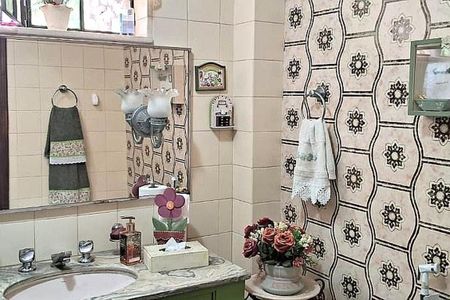 Casa à venda com 147m², 4 quartos e 2 vagas