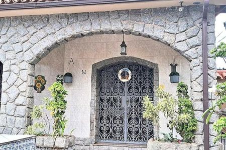 Casa à venda com 147m², 4 quartos e 2 vagas