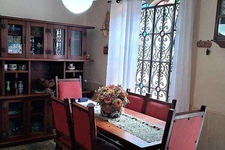 Casa à venda com 147m², 4 quartos e 2 vagas