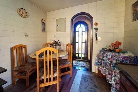 Casa à venda com 3 quartos, 400m² em Itaipu, Niterói