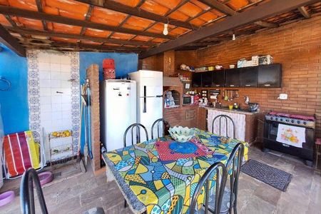 Casa à venda com 3 quartos, 400m² em Itaipu, Niterói