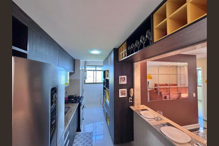 Apartamento à venda com 94m², 3 quartos e 2 vagas Apartamento à venda com 94m², 3 quartos e 2 vagasCozinha e Área de Serviço