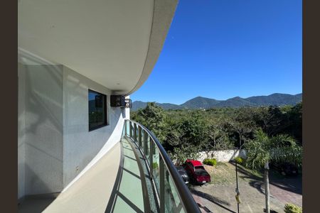 Apartamento à venda com 94m², 3 quartos e 2 vagas Apartamento à venda com 94m², 3 quartos e 2 vagasVaranda