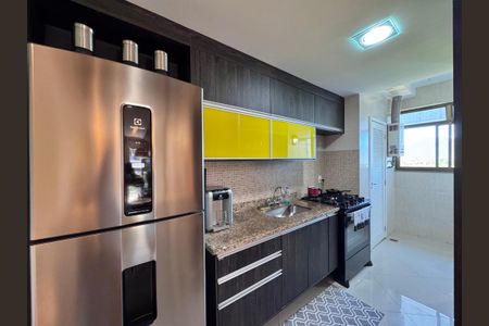 Apartamento à venda com 94m², 3 quartos e 2 vagas Apartamento à venda com 94m², 3 quartos e 2 vagasCozinha e Área de Serviço