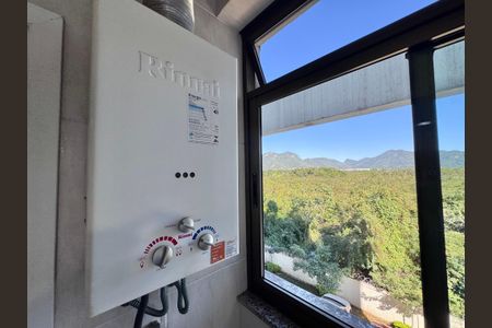 Apartamento à venda com 94m², 3 quartos e 2 vagas Apartamento à venda com 94m², 3 quartos e 2 vagasCozinha e Área de Serviço