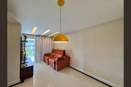 Apartamento à venda com 94m², 3 quartos e 2 vagas Apartamento à venda com 94m², 3 quartos e 2 vagasSala