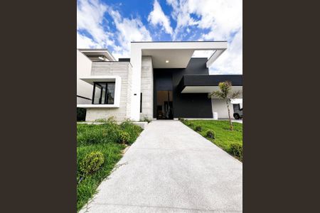 Casa de condomínio à venda com 229m², 3 quartos e 4 vagasFoto 02