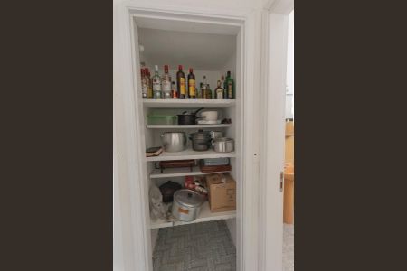 Casa à venda com 350m², 3 quartos e 3 vagasDespensa