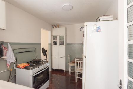 Casa à venda com 350m², 3 quartos e 3 vagasCasa 2- Cozinha