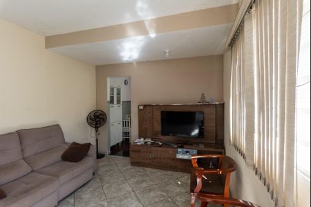 Casa à venda com 350m², 3 quartos e 3 vagasCasa 2- Sala