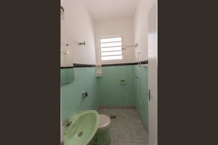 Casa à venda com 350m², 3 quartos e 3 vagasBanheiro 1