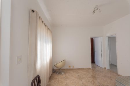 Casa à venda com 350m², 3 quartos e 3 vagasSala