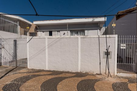 Casa à venda com 350m², 3 quartos e 3 vagasFachada