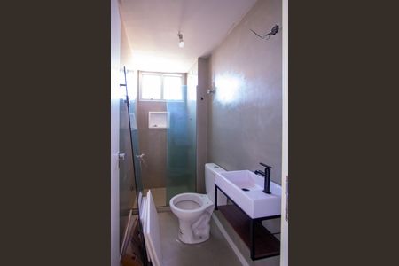 Apartamento à venda com 70m², 2 quartos e 1 vaga Apartamento à venda com 70m², 2 quartos e 1 vagaBanheiro Social