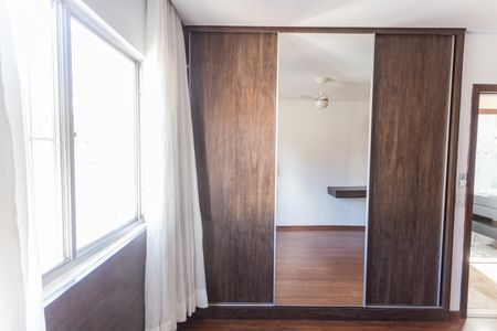 Apartamento para alugar com 112m², 3 quartos e 1 vagaArmário do Quarto 1
