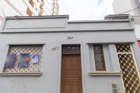 Casa para alugar com 68m², 2 quartos e sem vagaFachada