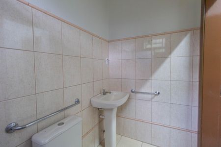 Casa para alugar com 68m², 2 quartos e sem vagaBanheiro