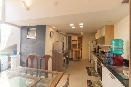 Casa de condomínio para alugar com 195m², 4 quartos e 3 vagasCozinha e Área de Serviço