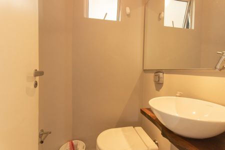 Casa de condomínio para alugar com 195m², 4 quartos e 3 vagasLavabo