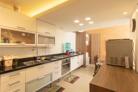 Casa de condomínio para alugar com 195m², 4 quartos e 3 vagasCozinha e Área de Serviço