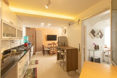 Casa de condomínio para alugar com 195m², 4 quartos e 3 vagasCozinha e Área de Serviço