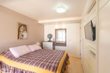 Casa de condomínio para alugar com 195m², 4 quartos e 3 vagasQuarto 2