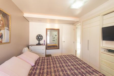 Casa de condomínio para alugar com 195m², 4 quartos e 3 vagasQuarto 2
