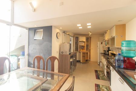 Casa de condomínio para alugar com 195m², 4 quartos e 3 vagasCozinha e Área de Serviço