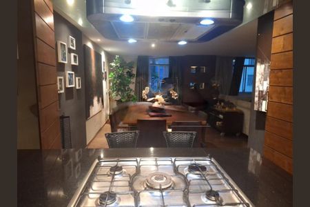 Apartamento à venda com 224m², 3 quartos e 1 vaga