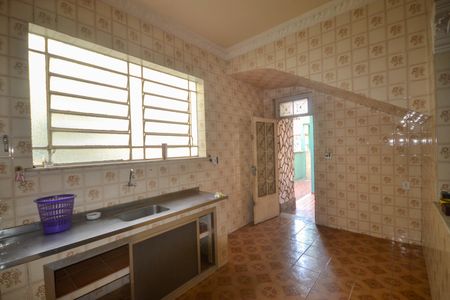 Casa para alugar com 420m², 4 quartos e 2 vagas Casa para alugar com 420m², 4 quartos e 2 vagasCozinha 2