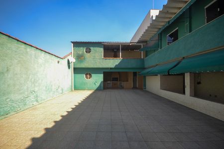Casa para alugar com 420m², 4 quartos e 2 vagas Casa para alugar com 420m², 4 quartos e 2 vagasQuintal