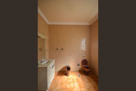 Casa para alugar com 420m², 4 quartos e 2 vagas Casa para alugar com 420m², 4 quartos e 2 vagasBanheiro Social