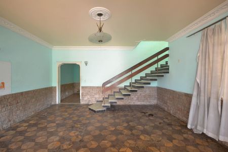 Casa para alugar com 420m², 4 quartos e 2 vagas Casa para alugar com 420m², 4 quartos e 2 vagasSala