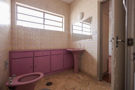 Casa para alugar com 240m², 3 quartos e 3 vagas Casa para alugar com 240m², 3 quartos e 3 vagasBanheiro Suíte