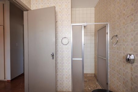 Casa para alugar com 240m², 3 quartos e 3 vagas Casa para alugar com 240m², 3 quartos e 3 vagasBanheiro Suíte