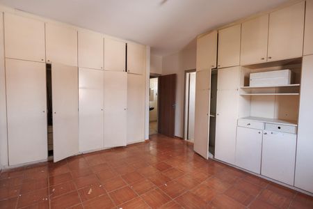 Casa para alugar com 240m², 3 quartos e 3 vagas Casa para alugar com 240m², 3 quartos e 3 vagasSuíte