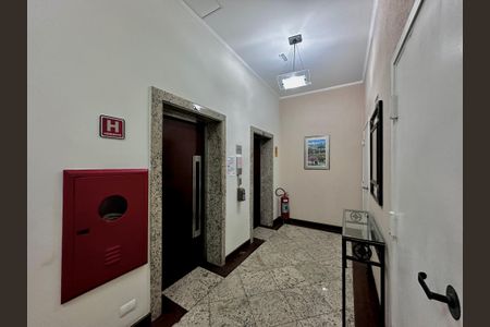 Apartamento à venda com 132m², 1 quarto e 1 vagaHall Social Bloco