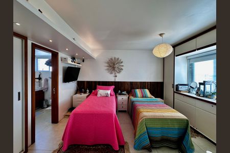 Apartamento à venda com 132m², 1 quarto e 1 vagaSuíte