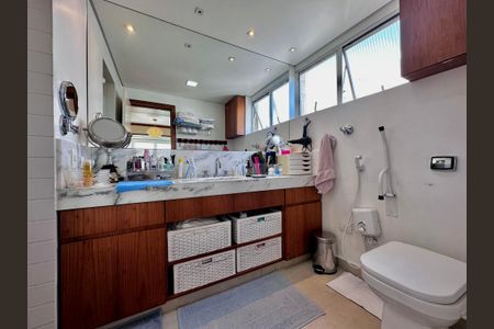 Apartamento à venda com 132m², 1 quarto e 1 vagaBanheiro Suíte