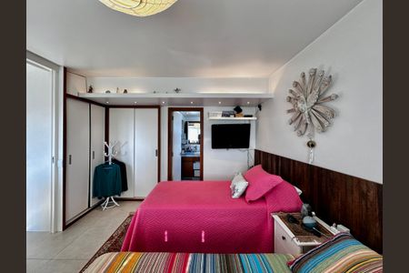 Apartamento à venda com 132m², 1 quarto e 1 vagaSuíte